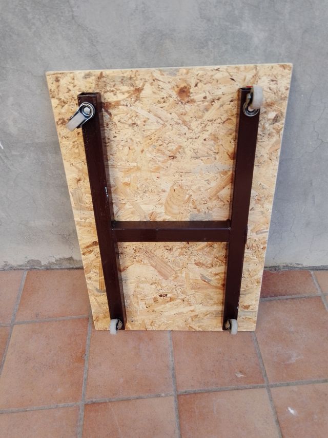 2 CARRILLOS CON RUEDAS