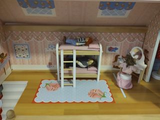 Casa de muñecas de Madera con muebles y muñecos