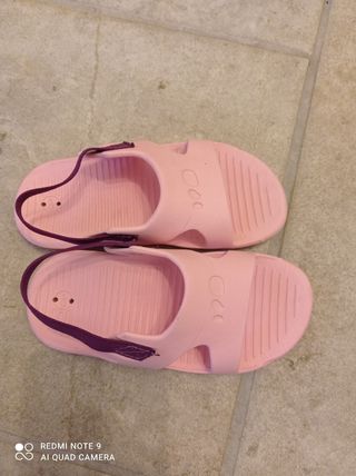 Ciabatte Decathlon bambina 24 piscina