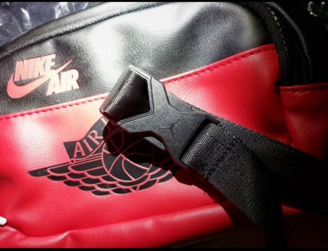 Nike air Jordan riñonera