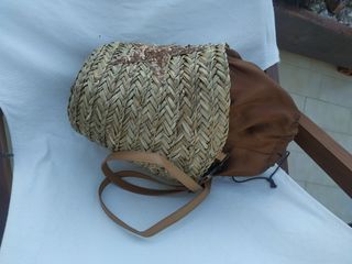 Bolso y sombrero playa.