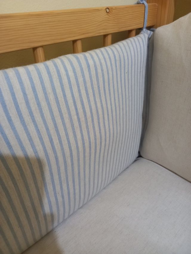 Edredón y chichonera de cuna