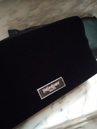 neceser terciopelo YSL