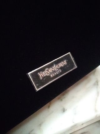 neceser terciopelo YSL
