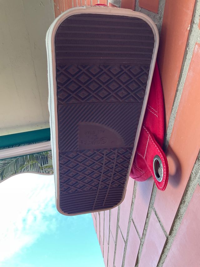 Bolso zapatilla Converse