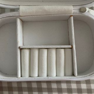 Joyero blanco Tous