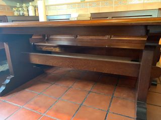 Oferta, mesa y banco de madera de teca.