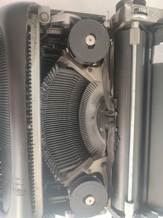 Maquina de escribir antigua 