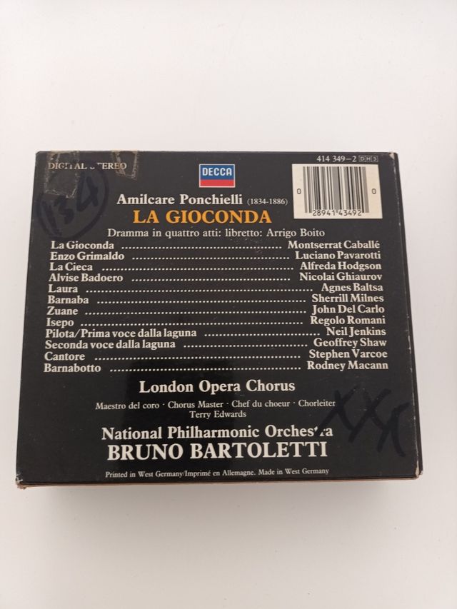 Pavarotti, Carreras, Caballe. Óperas.