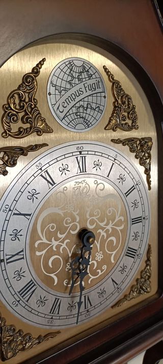 Relógio cuco do século XIX