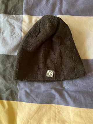 Gorro negro de lana