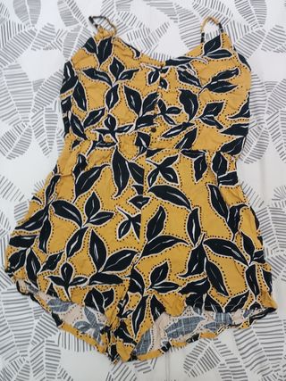 Mono de tirantes de Stradivarius