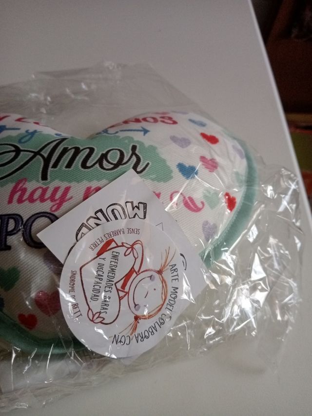 Cojin precintado con etiqueta