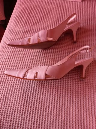 Sandalias blancas talla 39