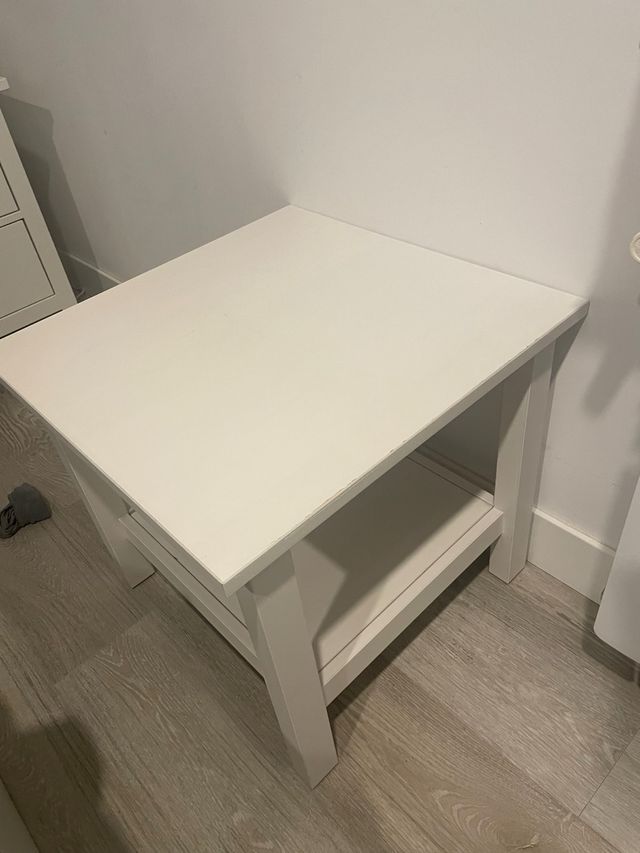 Mesa auxiliar Hemnes Ikea