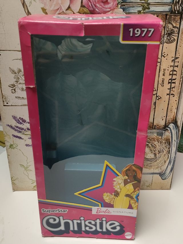 CAJA DE BARBIE CHRISTIE SUPERSTAR