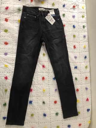 Pantalón largo slim hombre vaquero negro