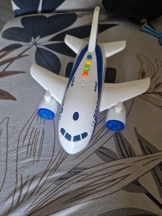 Avion con sonidos