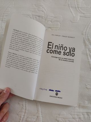 El niño ya come solo