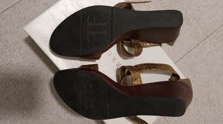 Sandalias de piel  con cuña