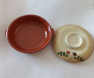 Cazuela de barro con tapa