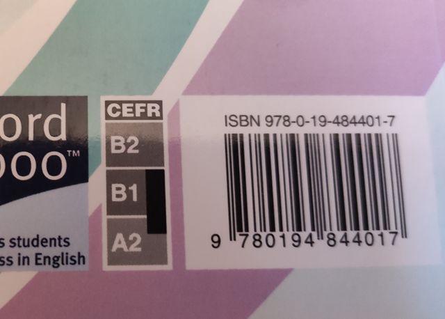 Libro y cuaderno Succeed in English 2