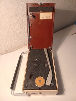 1961 Tocadiscos Sharp Mini Stereophone