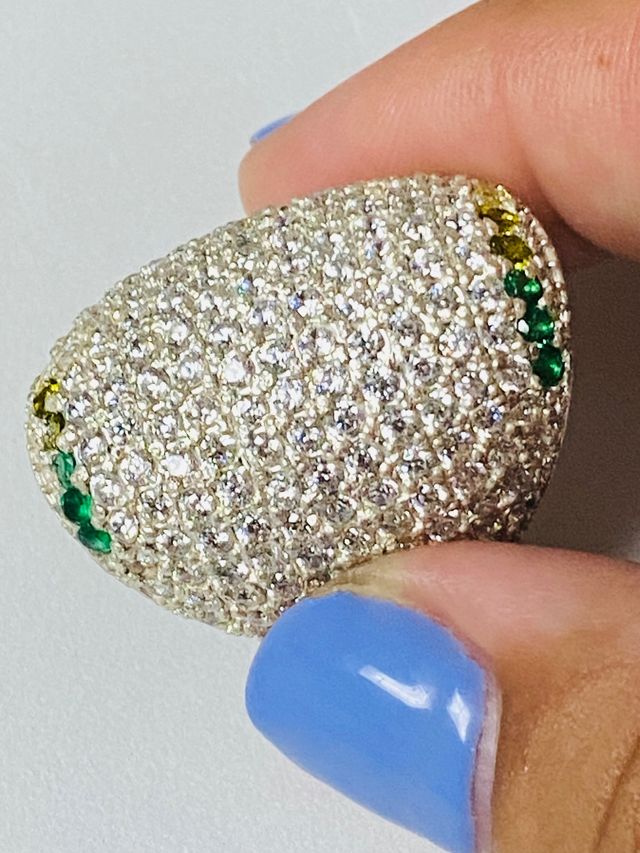 Anillo bombé de circonitas gemas y plata ley 925