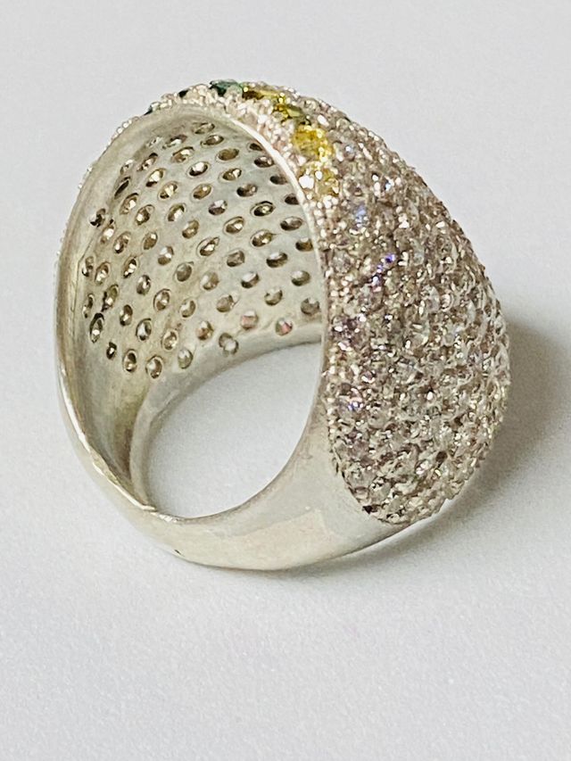 Anillo bombé de circonitas gemas y plata ley 925