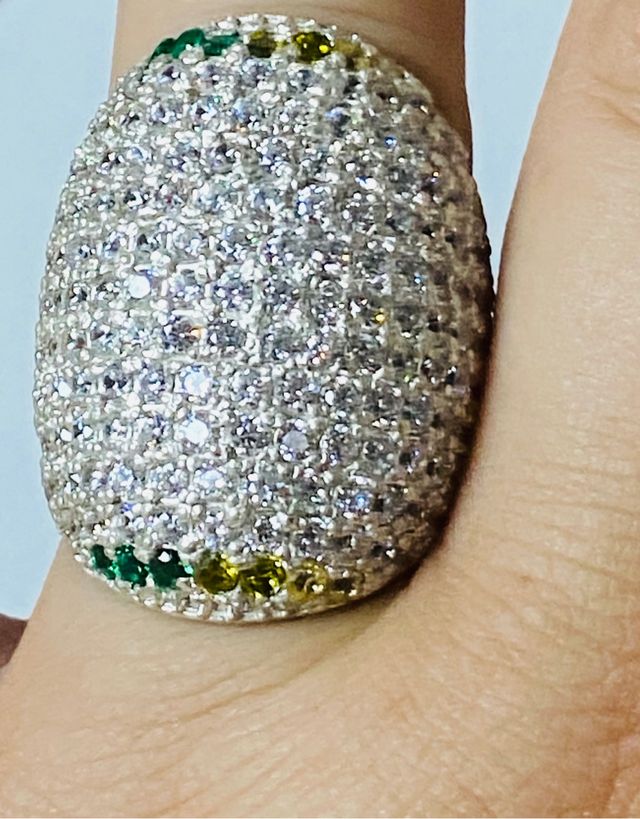 Anillo bombé de circonitas gemas y plata ley 925