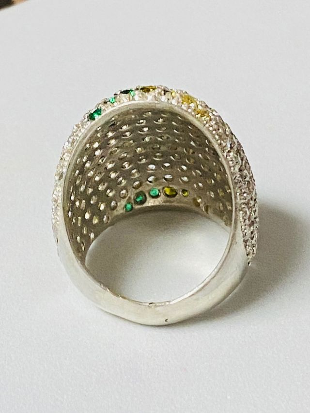 Anillo bombé de circonitas gemas y plata ley 925