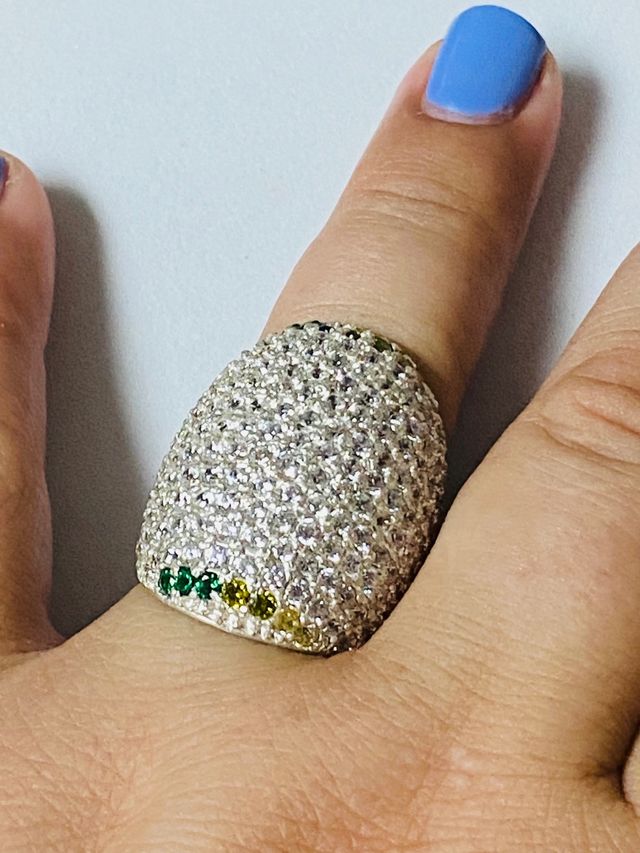 Anillo bombé de circonitas gemas y plata ley 925
