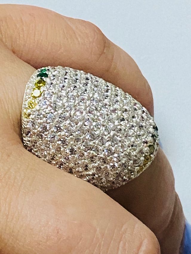 Anillo bombé de circonitas gemas y plata ley 925