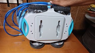 Robot limpiafondo para piscinas
