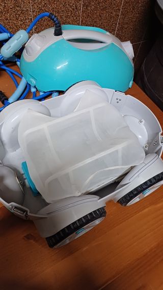 Robot limpiafondo para piscinas