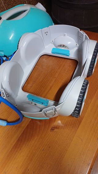 Robot limpiafondo para piscinas