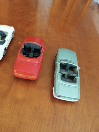 Confezione da 4 macchinine d'epoca