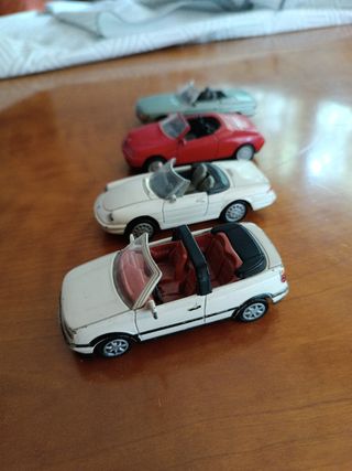 Confezione da 4 macchinine d'epoca