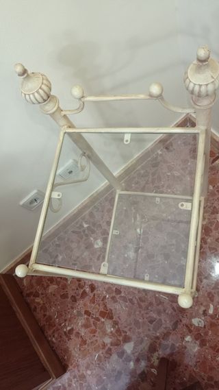 Consola mueble con estantes