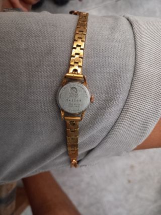 Insignias para gorras y pantalones