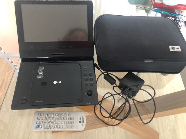 Reproductor de DVD/CD , de LG DP381B