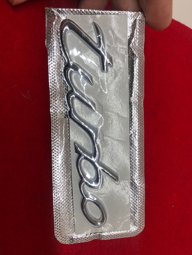 Letras TURBO cromadas logo porsche 3D