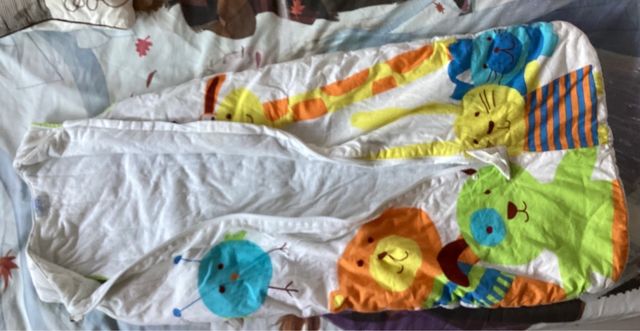 saco de dormir infantil cama