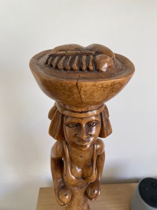 Escultura indigena tallada a mano