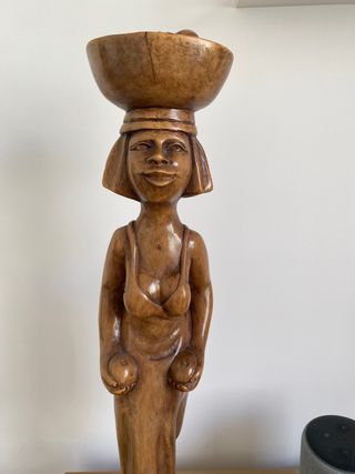 Escultura indigena tallada a mano