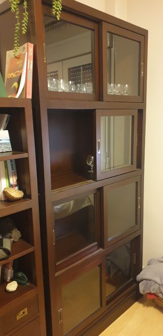 Mueble salon vitrina estantería madera
