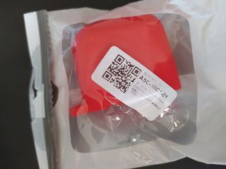 FUNDA AIRPODS  ROJA NUEVA