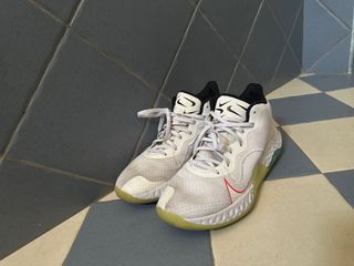 Botas baloncesto Nike performance. Talla 44