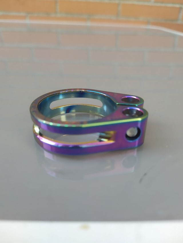 Cierre 34,9mm para tijas 31,6 y 30,9mm. Arcoiris.