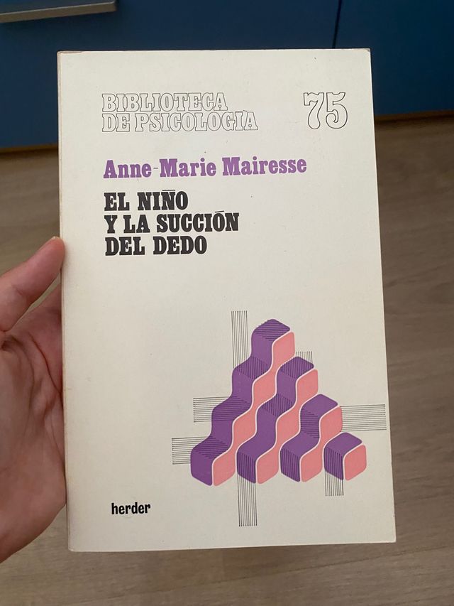 el niño y la succión del dedo